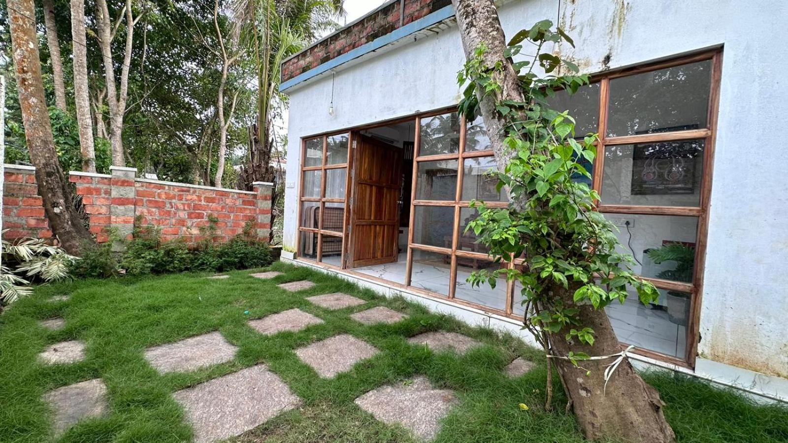 Nidra By Sarwaa Bed & Breakfast Varkala Eksteriør bilde